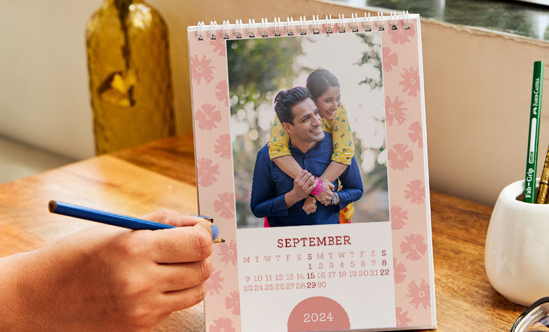 Custom desktop calendar anniversary gift idea
