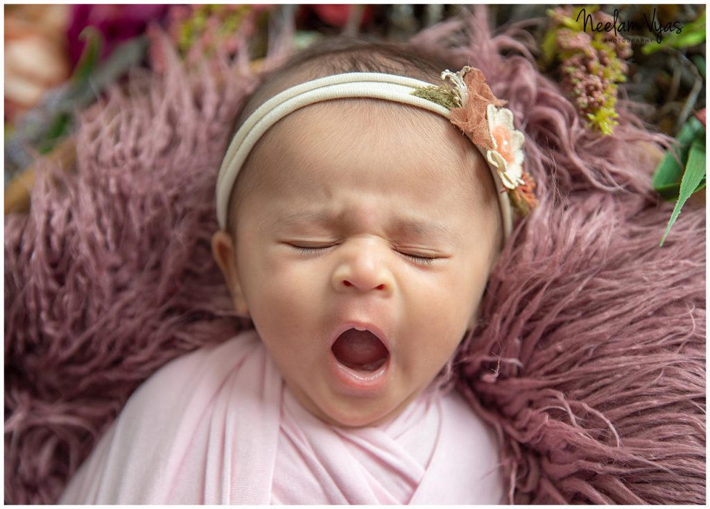 Natural newborn baby photography by Neelam Vyas